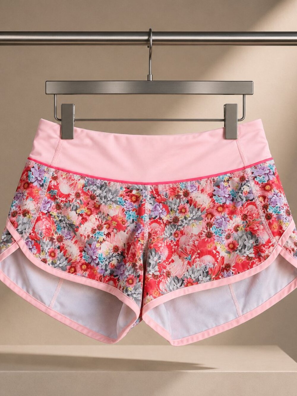 Lululemon Speed Up Shorts Womens Size 2 Pink Floral Print Lined 2.5" Run Zip Pkt